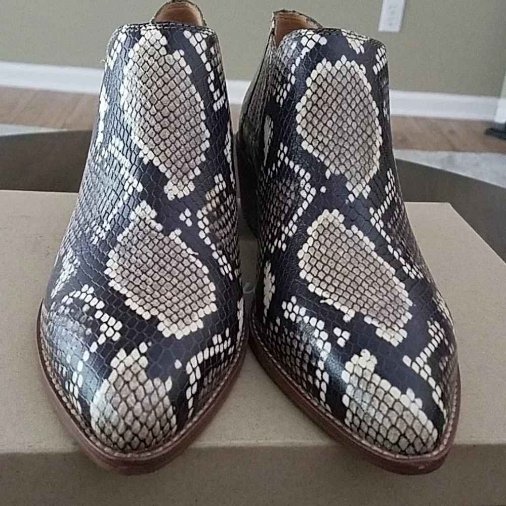 NEW Madewell Embossed Leather Chelsea Snake Print Boot Booties 7